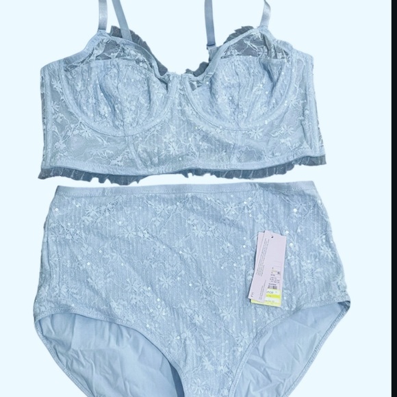 Wild Fable Women's Sequin Lace Corset & Hot Pants Set Light Blue XL - Picture 5 of 6